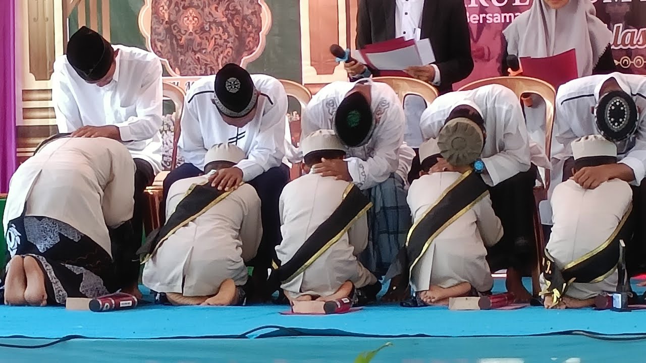 Meneteskan air mata 😭Prosesi wisuda MDTA Ponpes Darul Ulun As-Syar'iyah