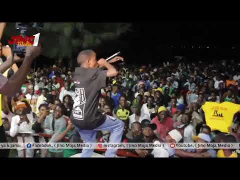 MAMA AMINA AKICHAFUA KWENYE UZINDUZI WA NGOMA YAKE MPYA TIA MGUU