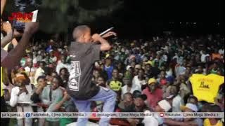 MAMA AMINA AKICHAFUA KWENYE UZINDUZI WA NGOMA YAKE MPYA TIA MGUU