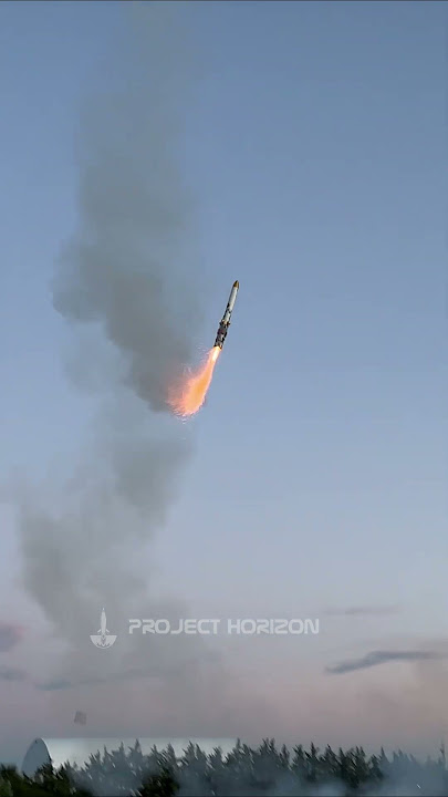 I FINALLY landed a model rocket! 🦅🚀