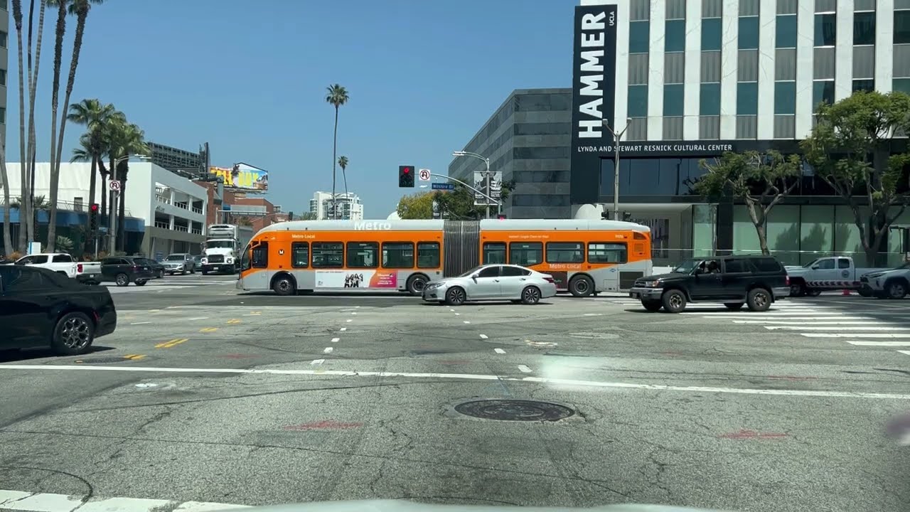LA Drive: UCLA campus in Westwood in a Lincoln Town Car (University of California Los Angeles)