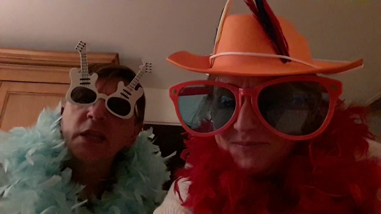 Joyeux Anniversaire Bebert Pour Cette Journee Speciale C Est Carnaval Youtube