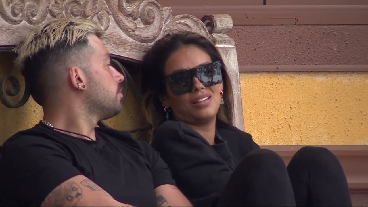 Shirley triste y Max la apoya (y le coquetea) | Tierra Brava | Canal 13