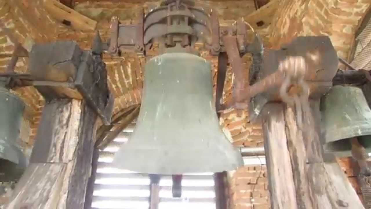 BECSKE (H) - A katolikus templom harangjai / Glocken der katolischen Kirche