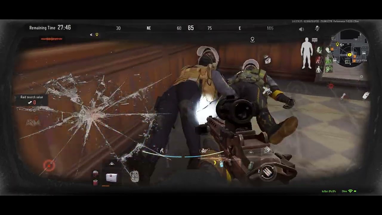 Jugando un TV en la escuela Arena breakout