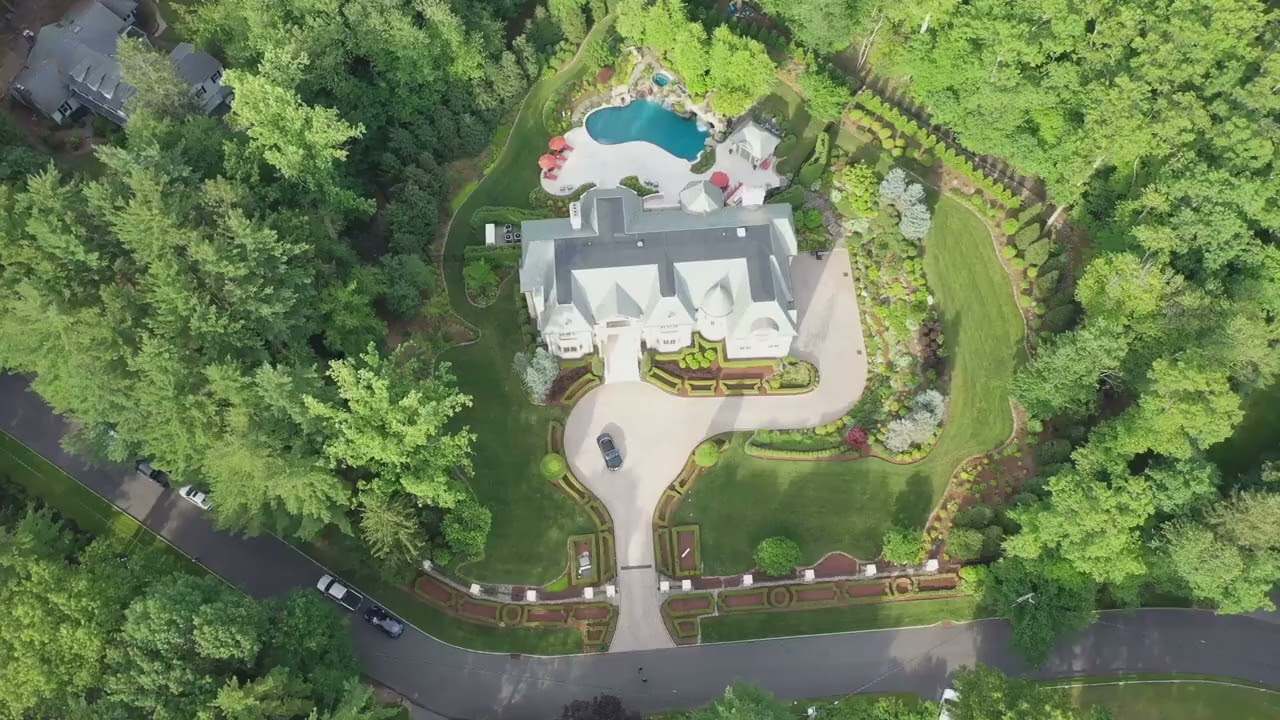 Inside Arkansas' Most Luxurious Homes!