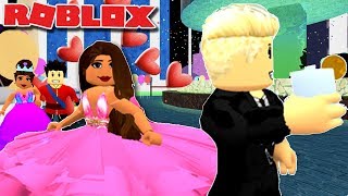 HELPING THE NEW GIRL WIN OVER HER CRUSH AT THE VALENTINE BALL | Royale High school | Roblox Roleplay