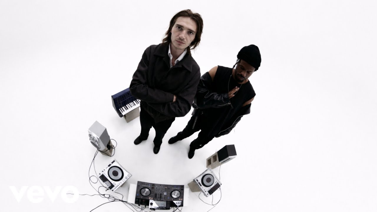 YouTubeでY2K, Ro Ransom - Hot Like Yea (Official Video)を視聴 YouTubeでY2K, Ro Ransom - Hot Like Yea (Official Video)を視聴