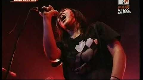 CSS - Music Is My Hot Hot Sex (Live 2006)