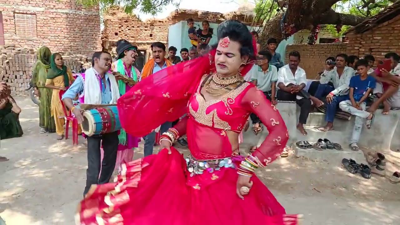 अदभुत कलाकारी बुंदेलखंड ( बृजेन्द्र सेन और रामपाल हंगामा) की बहरूपीया पार्टी,, दिल दिया तो क्या दिया