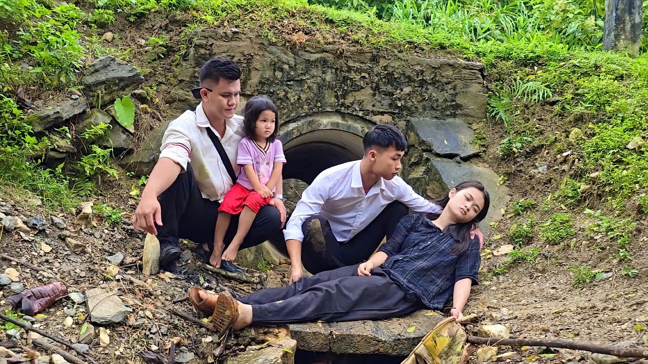 Генеральный директор Куанг и добрый незнакомец спасли мать-одиночку от смерти под проливным дождём.