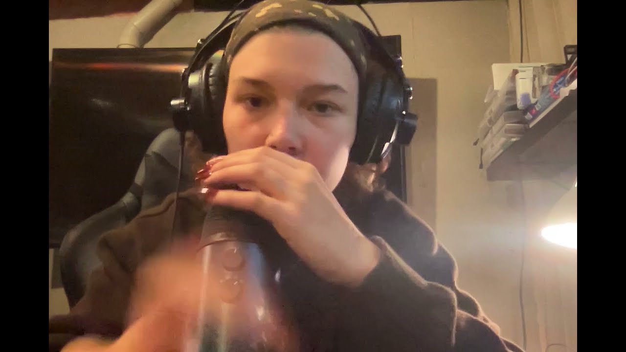 asmr fast and aggressive mouth sounds and tapping