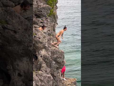 Video: Poți să înoți pe plaja Gilford?