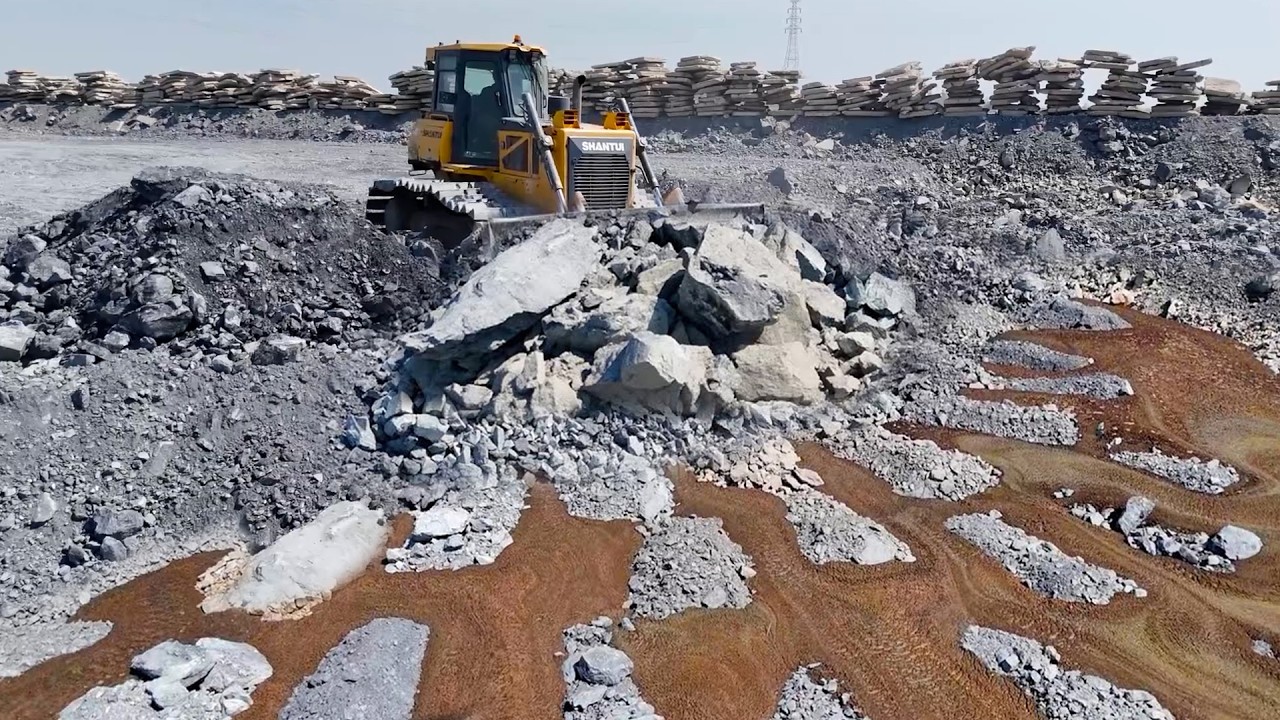Nice Process Ground Elevation Determination Using Bulldozer Clearing Stone and Truck Unloading Stone