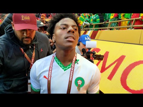 شاهد ردة فعل الجماهير لحظة دخول المؤثر الأمريكي المشهور سبيد الى أرضية الملعب 