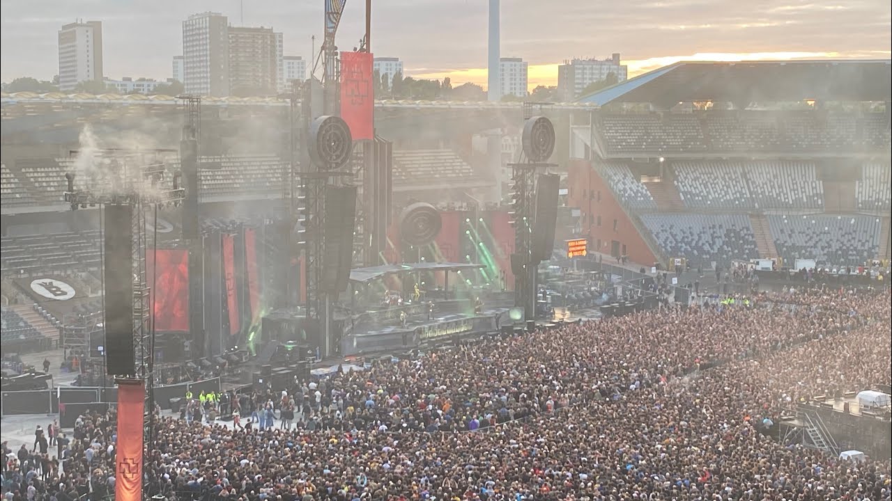 Rammstein - Links 2 3 4 live Brussel 3 aug 2023 - YouTube