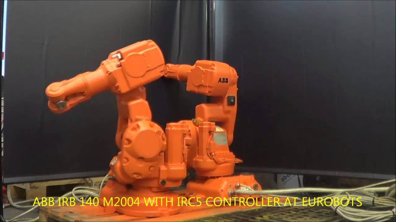 Robot ABB 140 M2000 in fase di revisione alla Eurobots