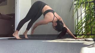 Plank Knee Crossover + Toe Touch
