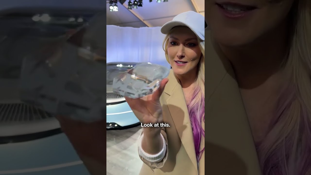 The concept car with a cinema floor! 😱 