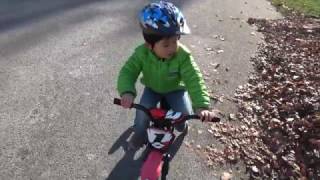 自転車乗るのが大好きです。4歳になりました。