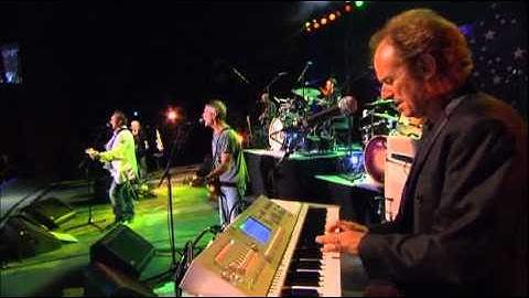 Ringo Starr & His All Starr Band feat. Colin Hay - Down Under (2008)