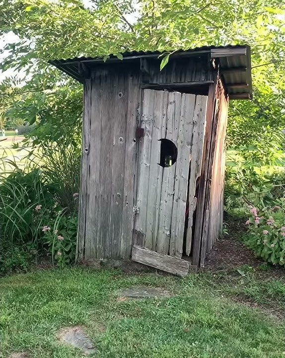 Shrek (2001) β Opening Scene