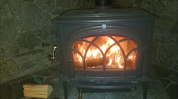 ¿Puede una chimenea calentar toda una casa?