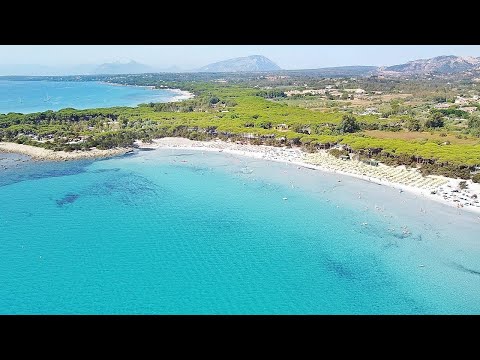 Cala Ginepro: spiaggia dal mare azzurro cangiante e sabbia bianca | Sardegna 2021