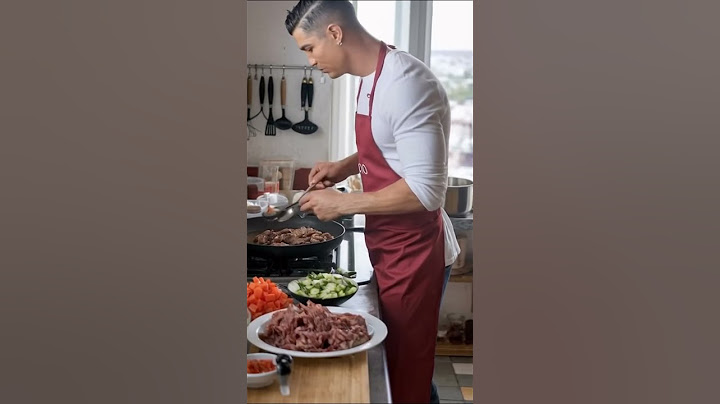 Cận cảnh Anh Bảy nấu món phở bò Việt Nam. #cr7 #Cristiano Ronaldo