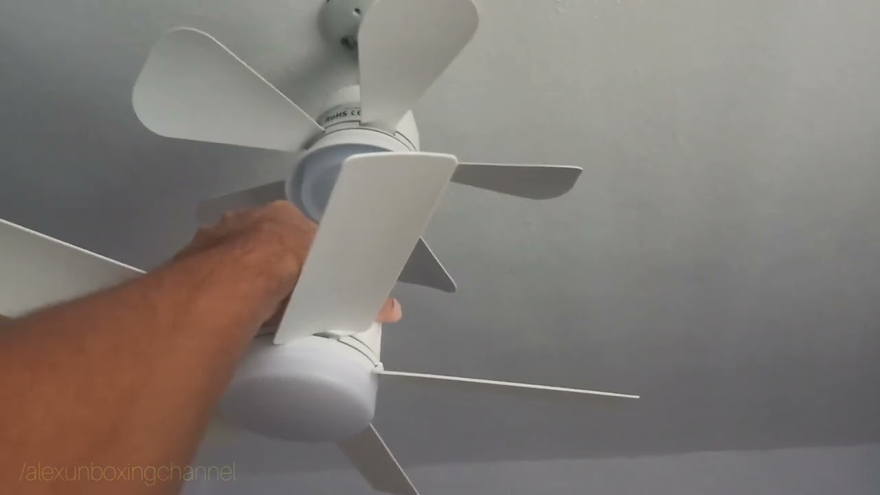 Unboxing and reviewing the VOLISUN Socket Fan Light with Remote