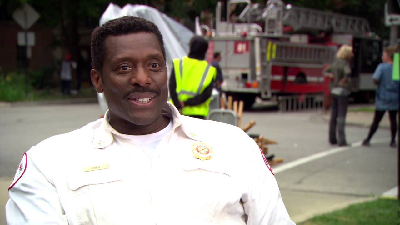 Chicago Fire Season 2: Eamonn Walker On Set Interview | ScreenSlam