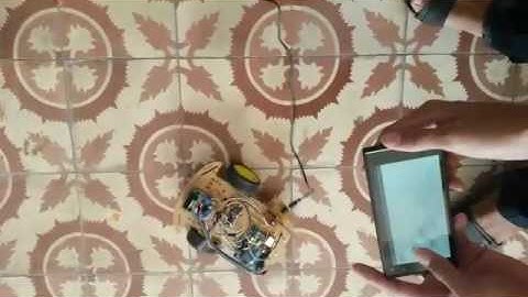 Sử dụng arduino và HC05(bluetooth) điều khiển ô tô thông qua phần mềm trên smartphone