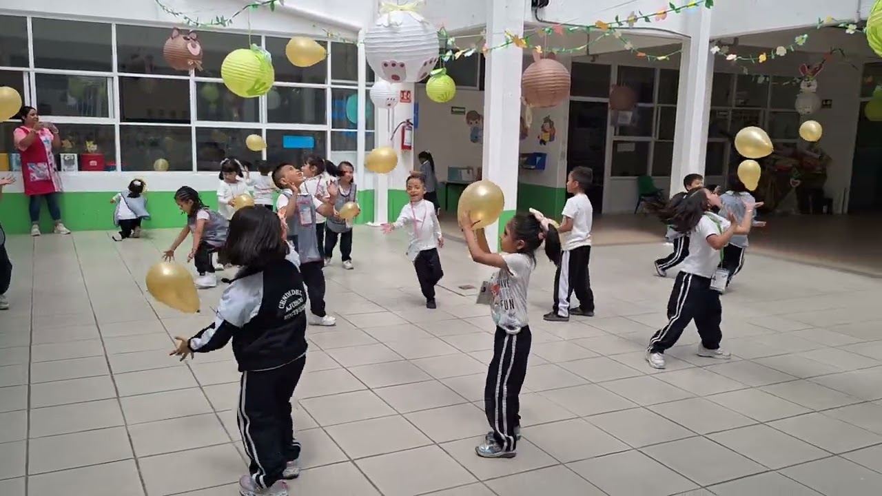 Motricidad con globos y música