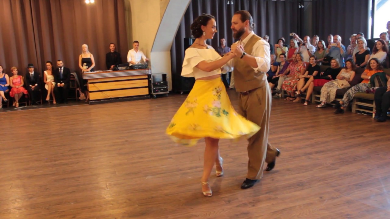 Olga Valeyka & Alexey Gavris, Milonguea del Ayer