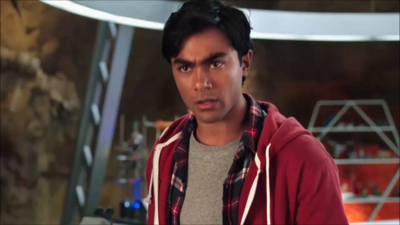 Обзор на 7 серию сериала "Могучие Рейнджеры Дино Супер Заряд" - YouTube