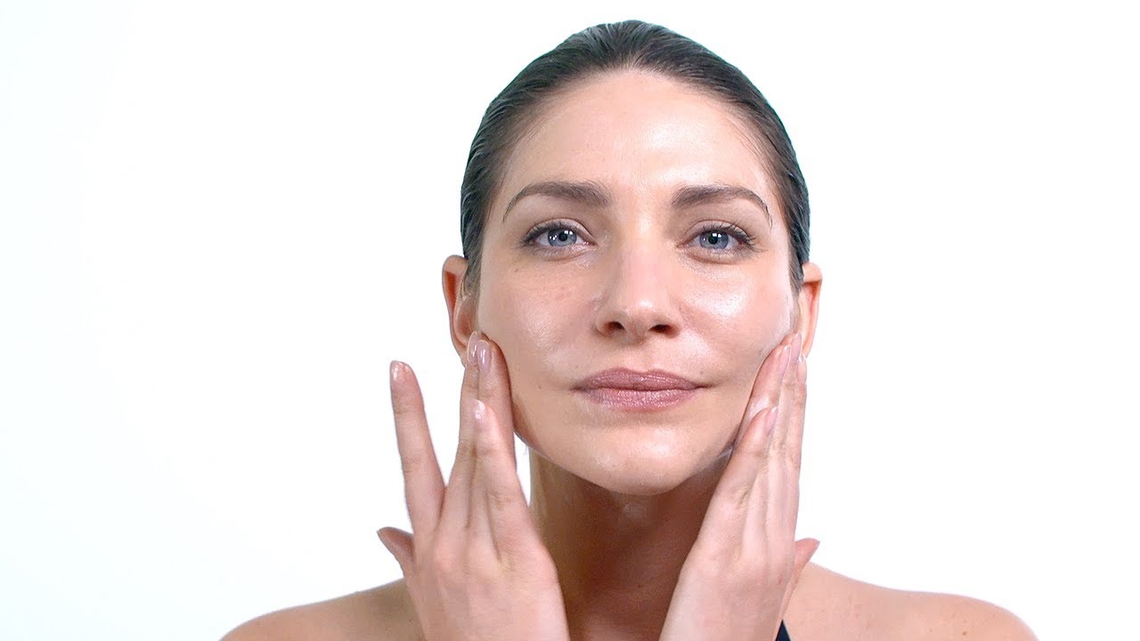 Application Tutorial: Cleanance Sunscreen 50+ - YouTube