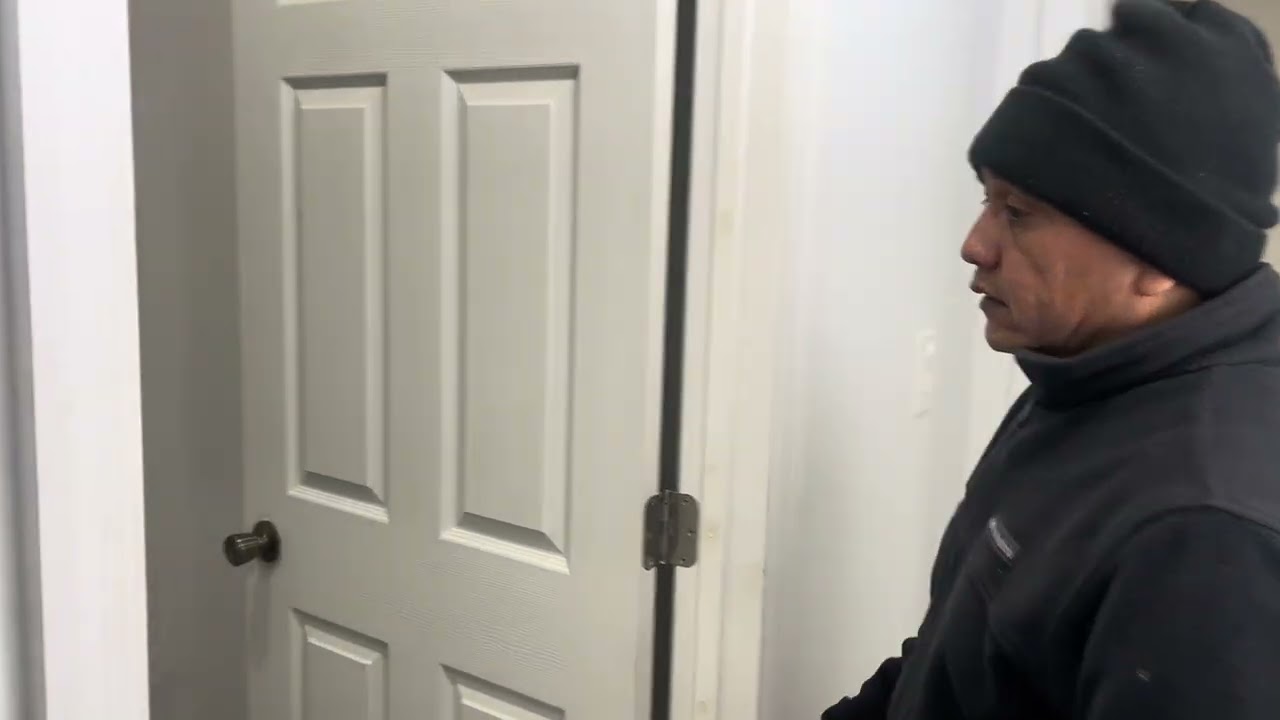 Fuimos a saratoga aponerle aceite en el tanque de la traila de mi amigo