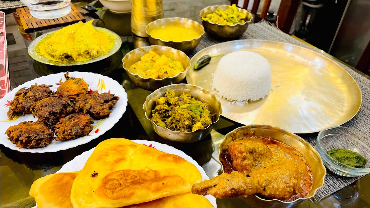 মাংস দিয়ে পরোটা সাথে গরম ভাত দিয়ে পাবদা ঝাল,আম ডাল🥭🍗🌶বাগান বাড়ির কাজ দারুণ গতিতে এগোচ্ছে🌳🏡