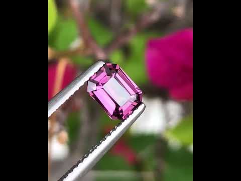 Натуральна Рожева Шпінель 1,10 Ct. 6.8 x 5.2 x 3.4 mm, видео 1