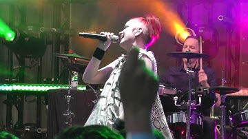 Garbage - Cherry Lips - live Sered 26.6.2019