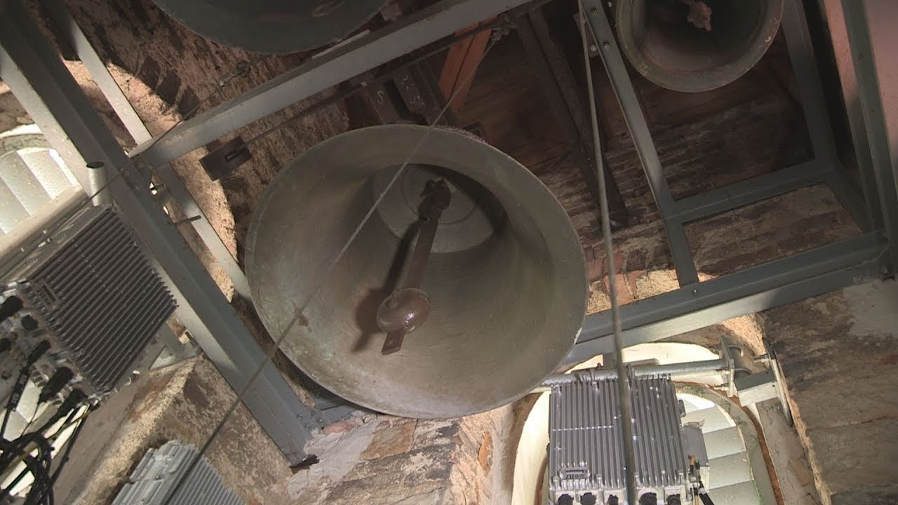 18 éve kapott pápai áldást a kézfogás harang