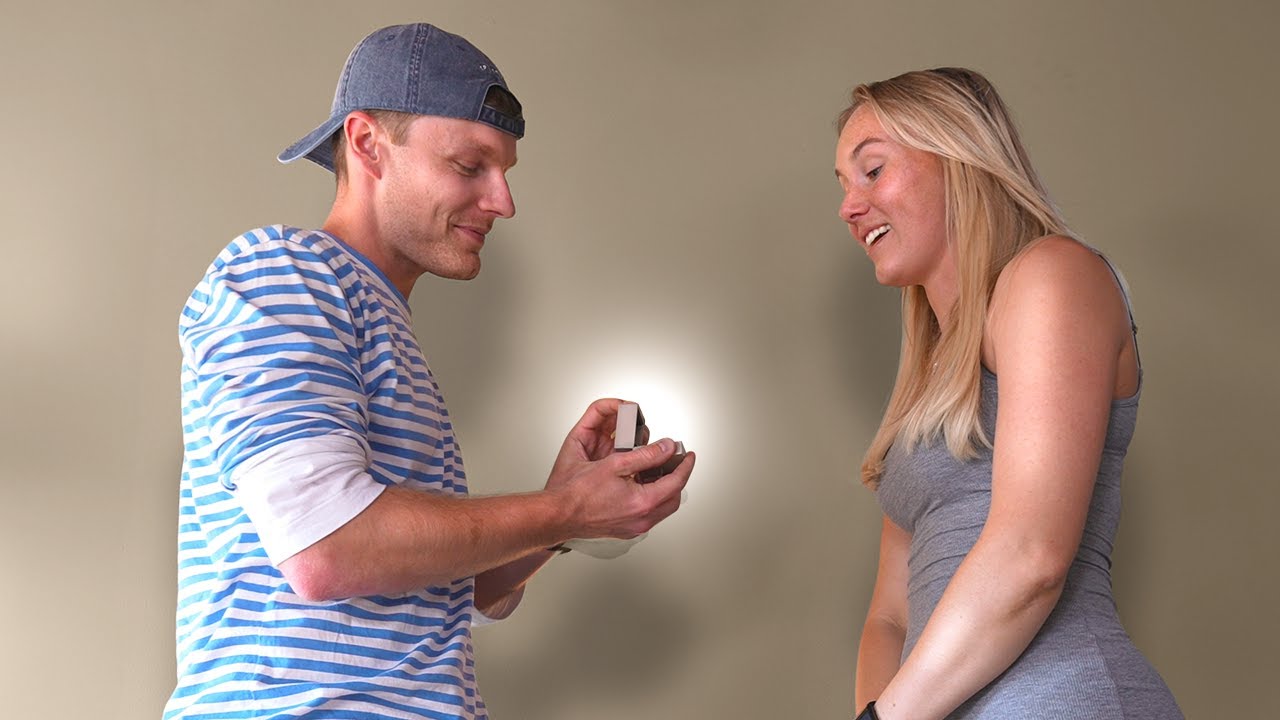 VANAF NU IS HET OFFICIEEL ❤️💍