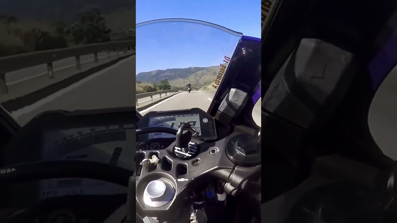 R 3 sound yamaha  2strokes screaming doctore no toch. 