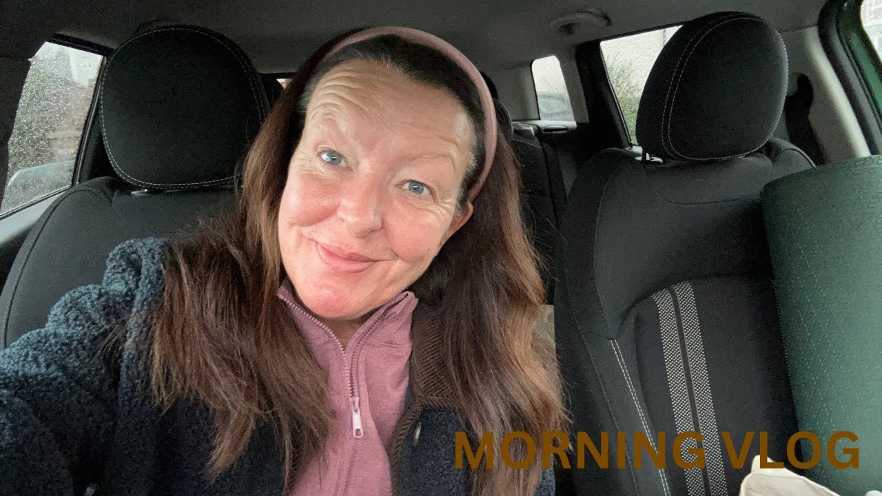 A WEEKDAY MORNING VLOG - PILATES & NEW YEAR CHATS