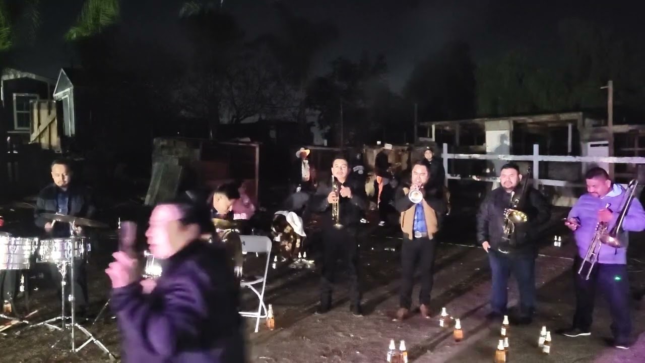 Musica de Viento Los Mismos D Guerrero!! Desde Perris CA 12/27/25