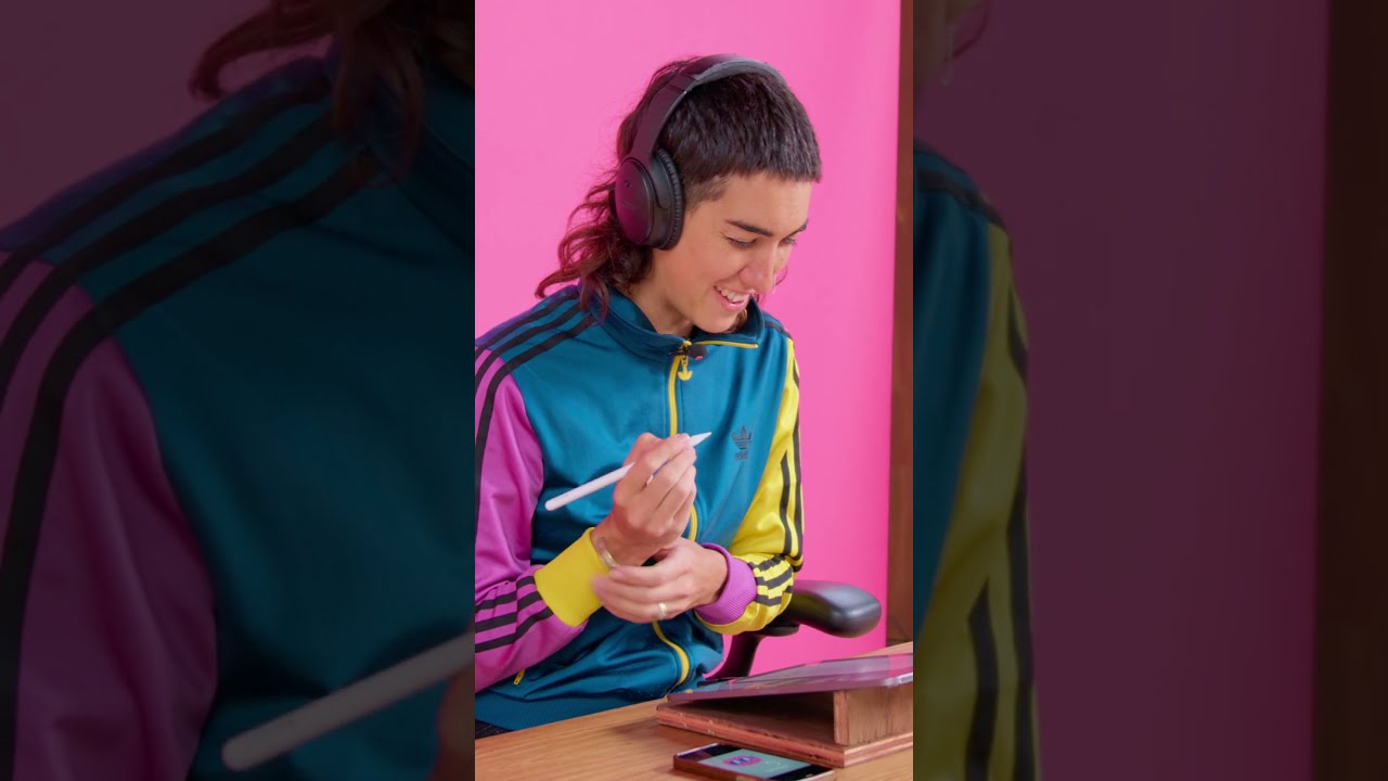 Two Artists Draw Together Without Talking 