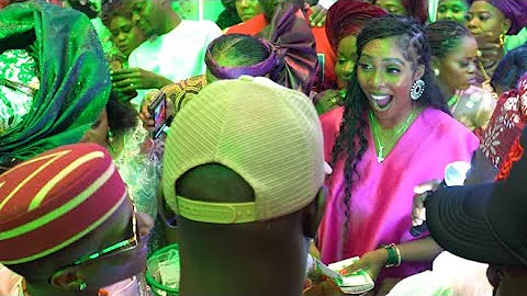 See Tiwa Savage's Reaction When Wizkid Did This to Her at Her Mom's Burial While Dancing Together