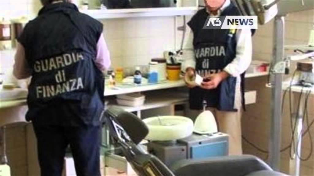 FALSO DENTISTA, OPERAVA DA 20 ANNI