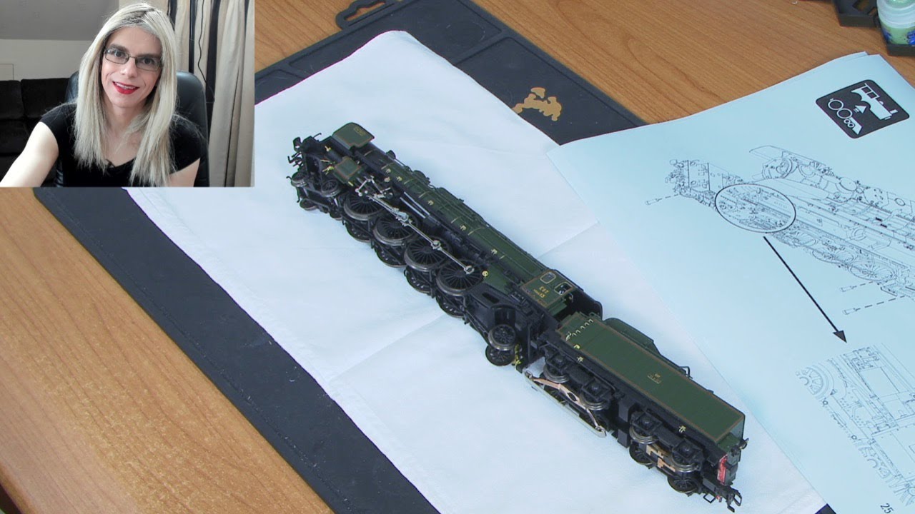 TGirl Marklin 39243 HO Model Train Repair Replacing a Motor With Alex