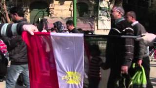 Le Caire: les manifestants nettoient la place Tahrir screenshot 3